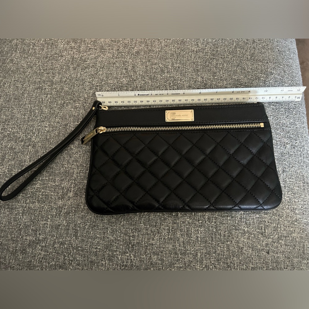 Michael Kors Wristlet Clutch Black - Excellent Condition